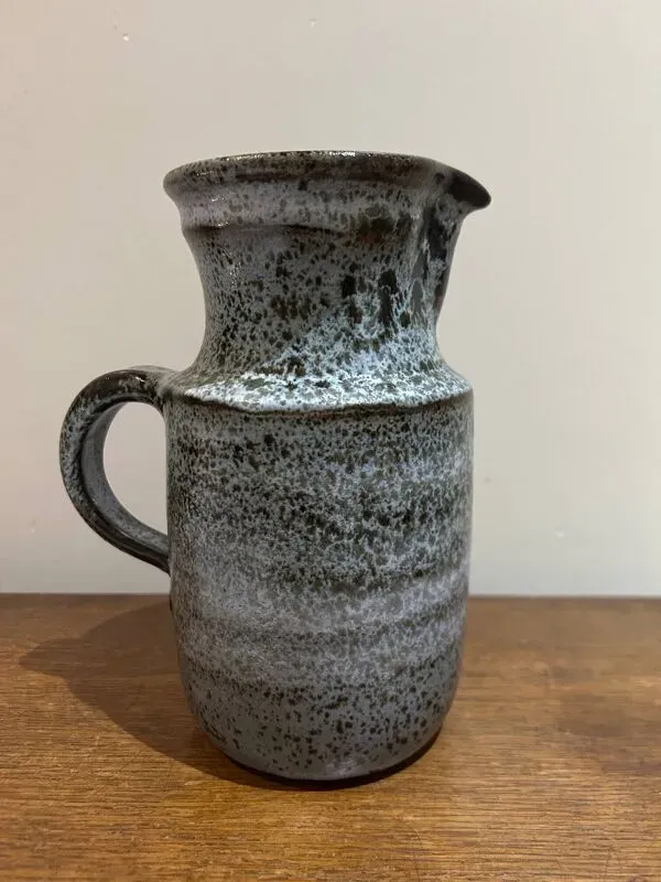 Illustration numéro 2 du produit Pichet en céramique Roger Collet