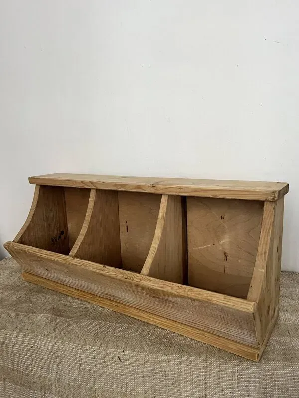 Illustration numéro 2 du produit Meuble de rangement - Meuble à casiers