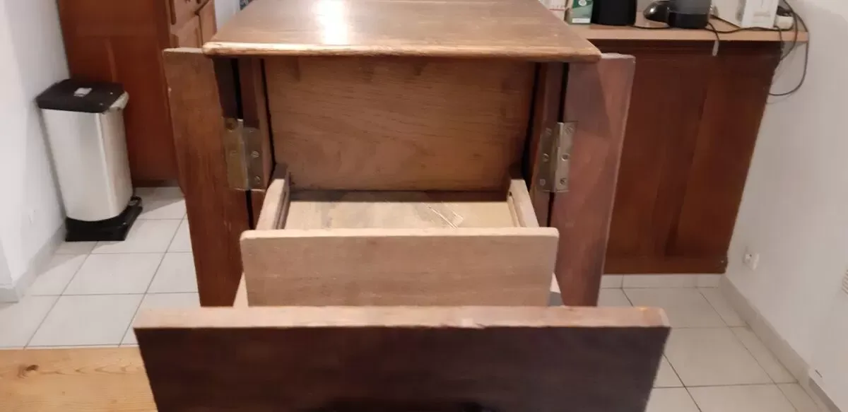 Illustration numéro 2 du produit Meuble industriel chéne 4 tiroirs