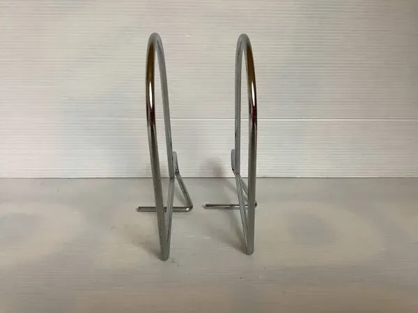 Illustration numéro 2 du produit Paire de serre livres métal