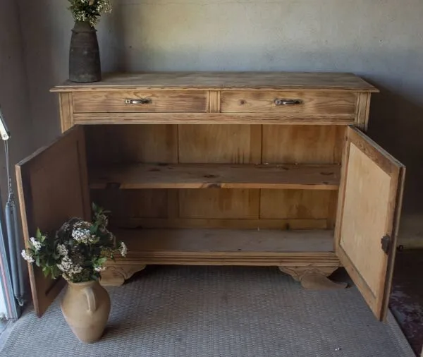 Illustration numéro 2 du produit Buffet bas Art déco en bois massif