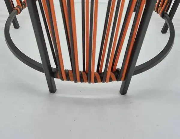 Illustration numéro 2 du produit Table d’appoint design Un Autre Regard – Métal & verre