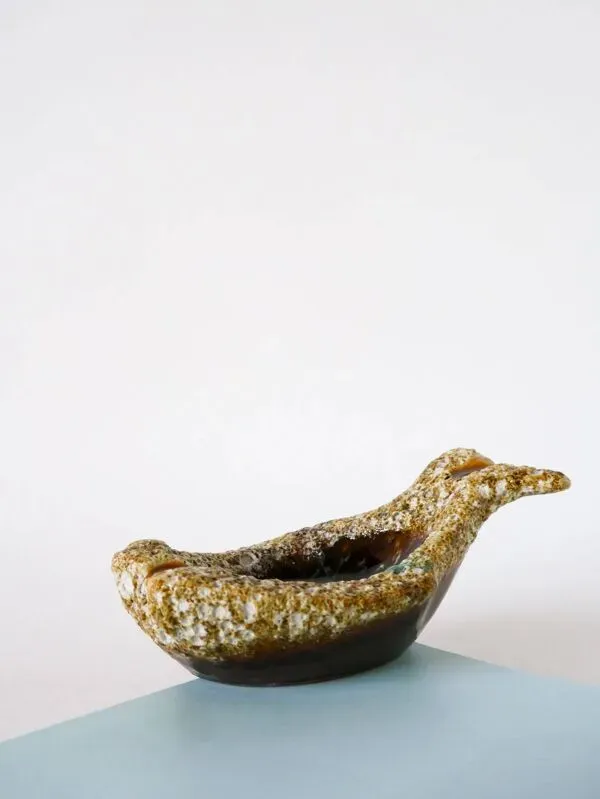 Illustration numéro 2 du produit Vide-poche cendrier en Fat Lava, forme de poisson, 1970