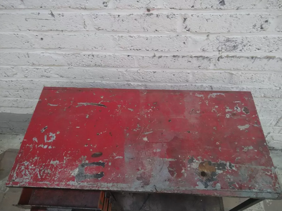 Illustration numéro 2 du produit Bureau de garage industriel vintage