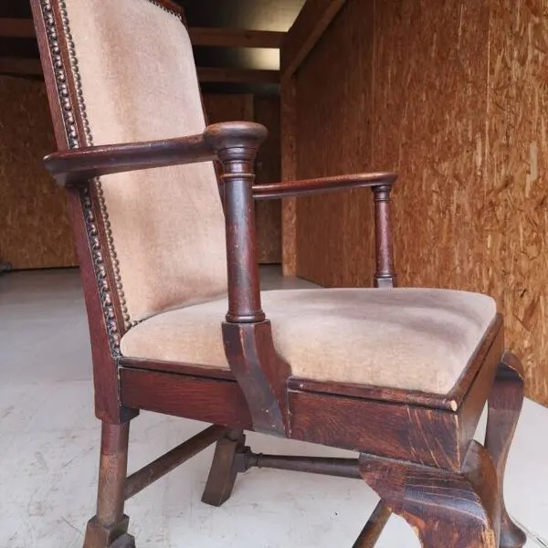 Illustration numéro 2 du produit 3 fauteuils chippendale en chêne massif, XIXème siècle