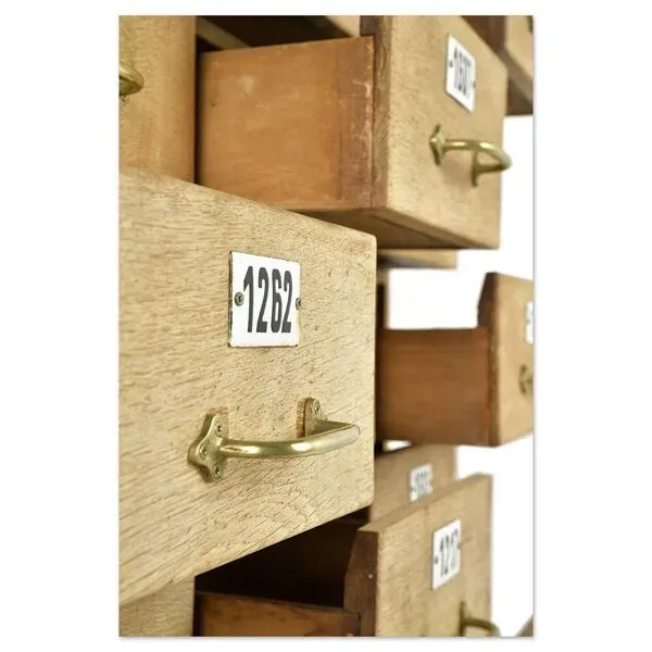 Illustration numéro 2 du produit Meuble d’atelier en bois à 21 tiroirs étiquetés (140 x 97 x 62cm)