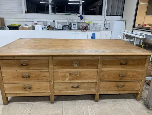 Illustration numéro 2 du produit Meuble d'atelier