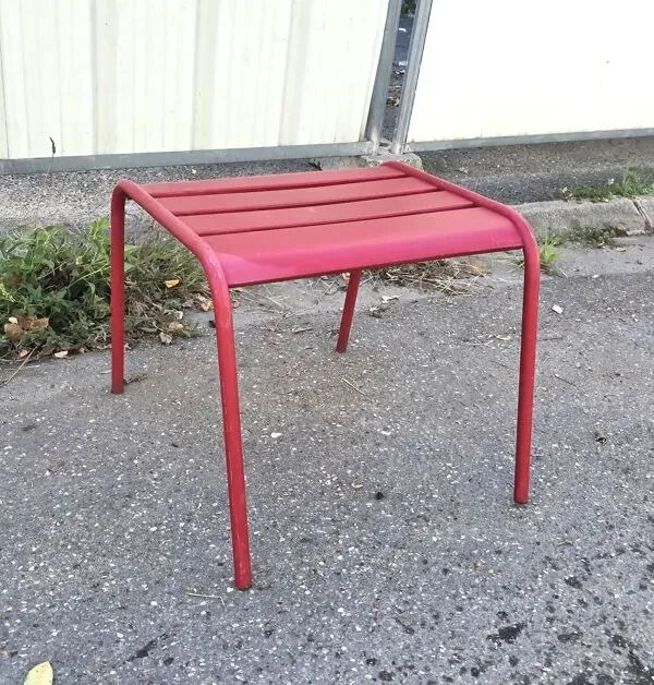 Illustration numéro 2 du produit Suite de 3 repose-pieds Fermob