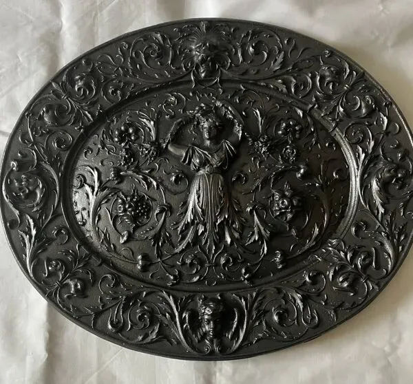 Illustration numéro 2 du produit Plaque décorative en fonte début 20°siècle.