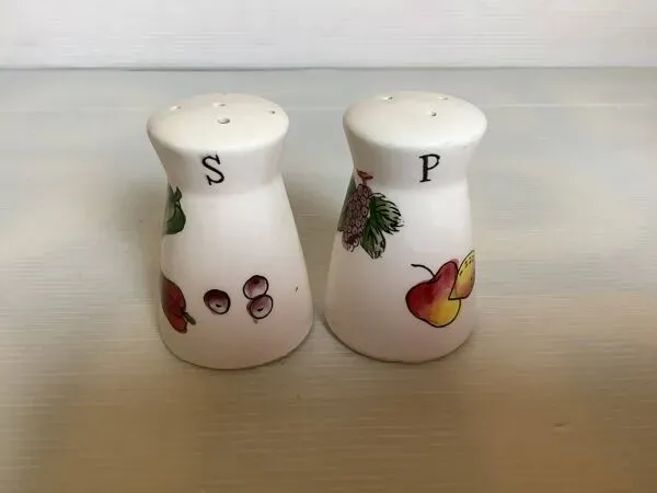 Illustration numéro 2 du produit Sel et poivre vintage