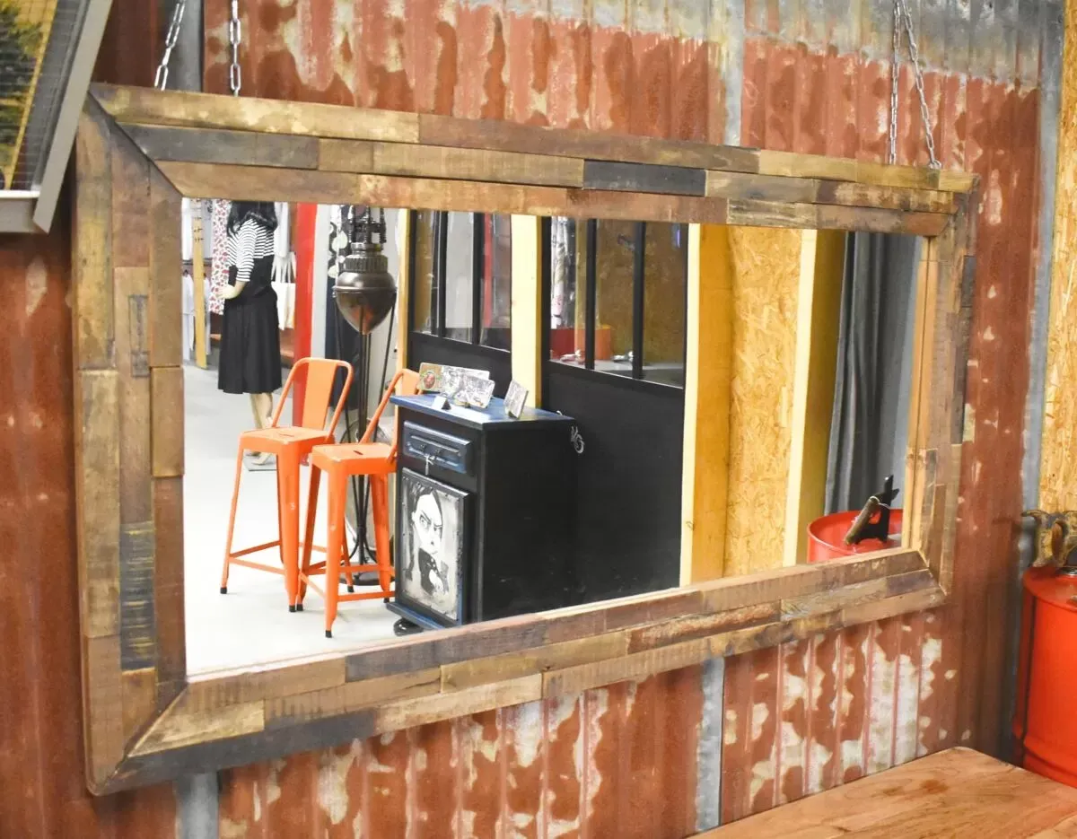 Illustration numéro 2 du produit Miroir indus en bois exotiques massifs recyclés