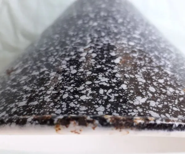 Illustration numéro 2 du produit Abat-jour en tôle émaillée