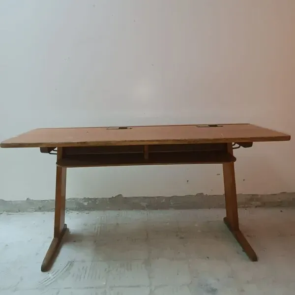Illustration numéro 2 du produit Bureau allemand d'école vintage Casala