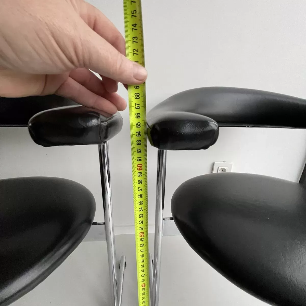 Illustration numéro 2 du produit Set de 4 chaises ''Airport Model 037'' par Geoffrey Harcourt pour Hans Kaufeld, 1960s