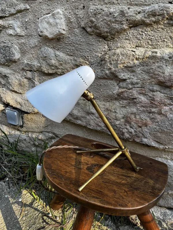 Illustration numéro 2 du produit Lampe vintage