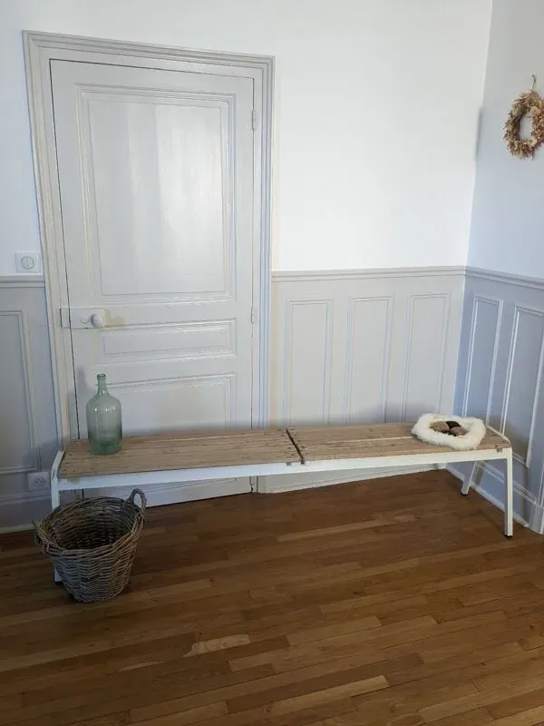 Illustration numéro 2 du produit Grand banc d'école vintage