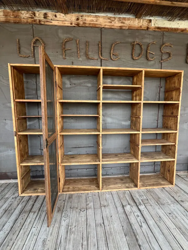 Illustration numéro 2 du produit Ancien casier d’atelier