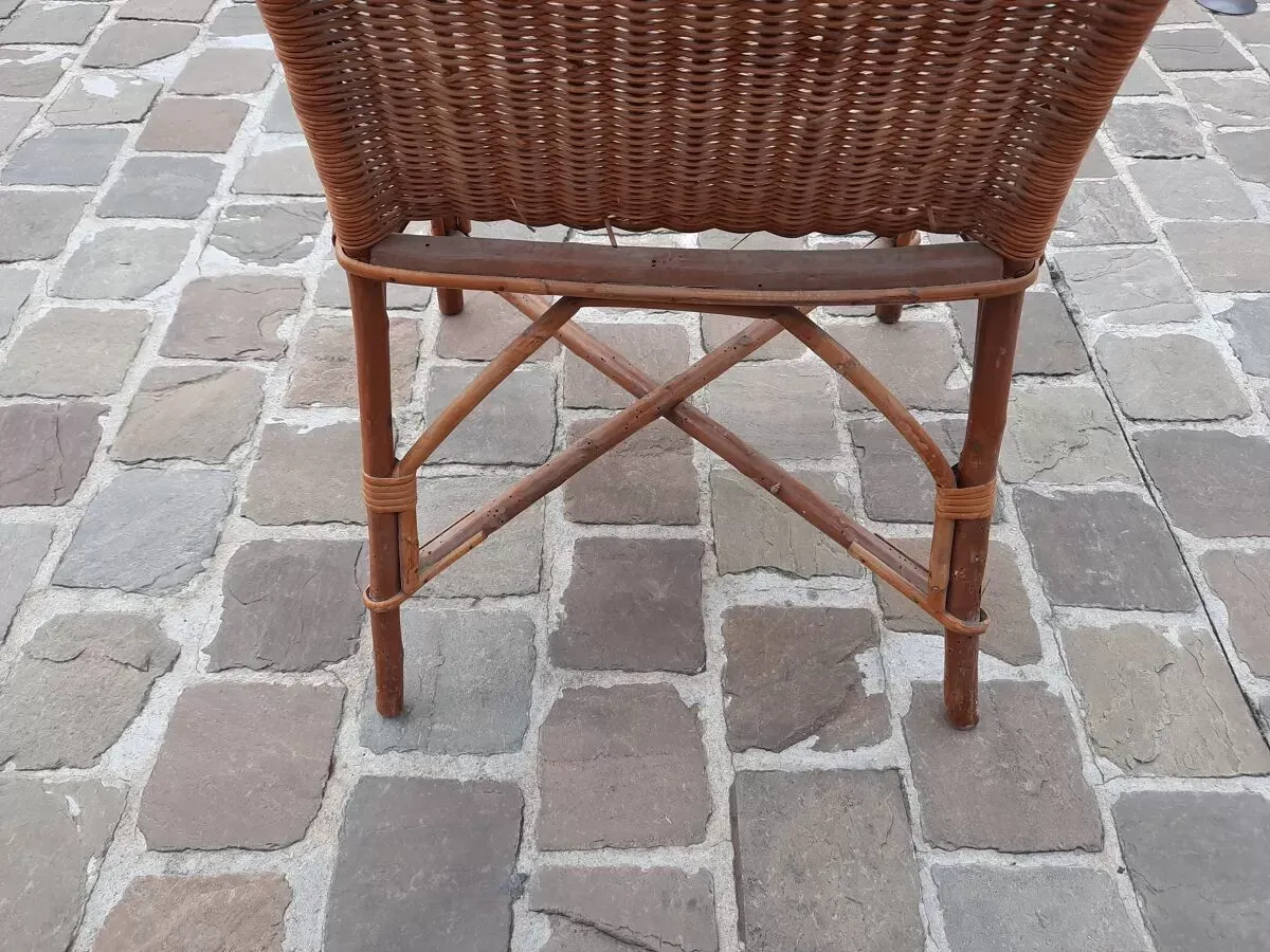 Illustration numéro 2 du produit Fauteuil en rotin vintage