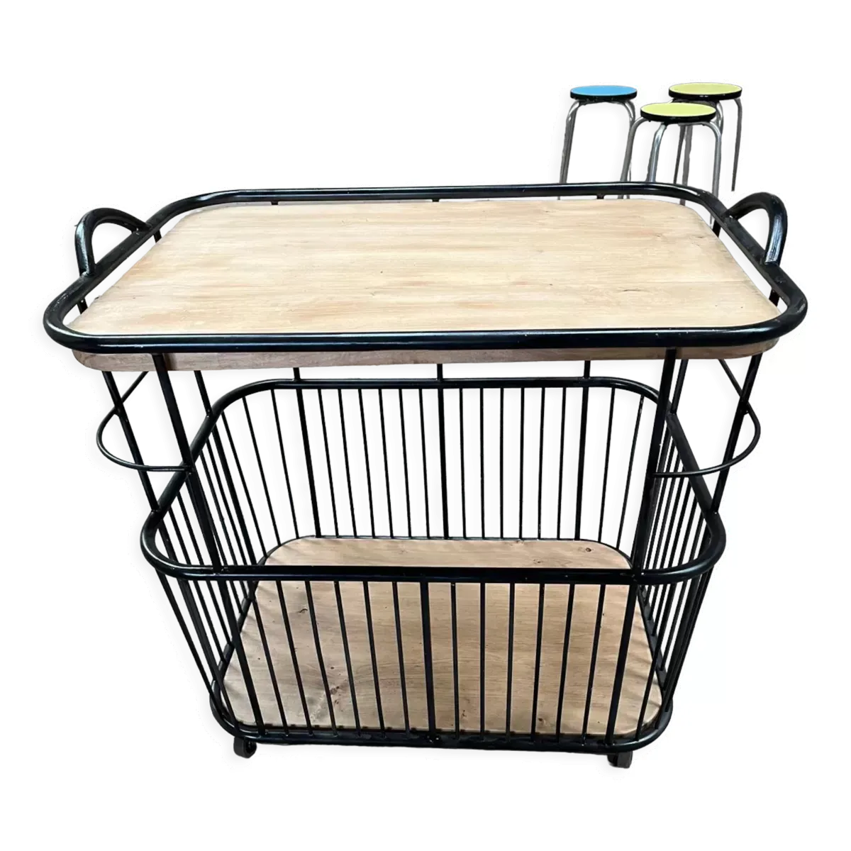 Illustration numéro 2 du produit Meuble de métier de boulanger