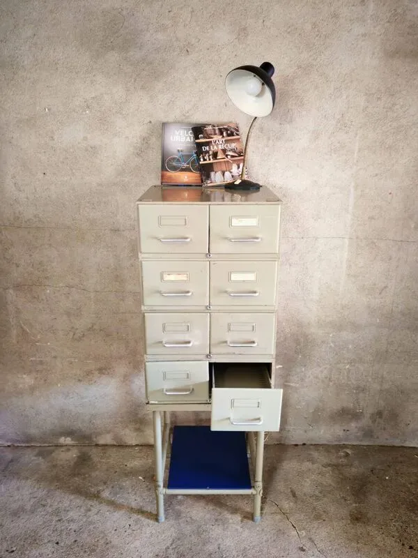 Illustration numéro 2 du produit Meuble de métier - casiers industriels