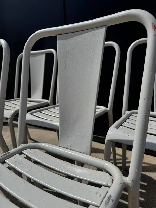 Illustration numéro 2 du produit Chaises de bistrot Tolix années 60