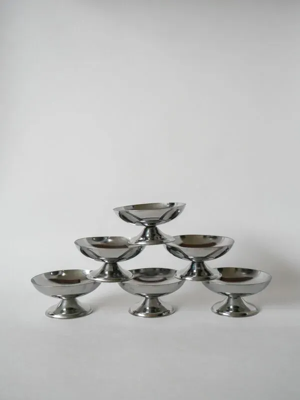 Illustration numéro 2 du produit Lot de 6 coupes à glace en inox, 1970