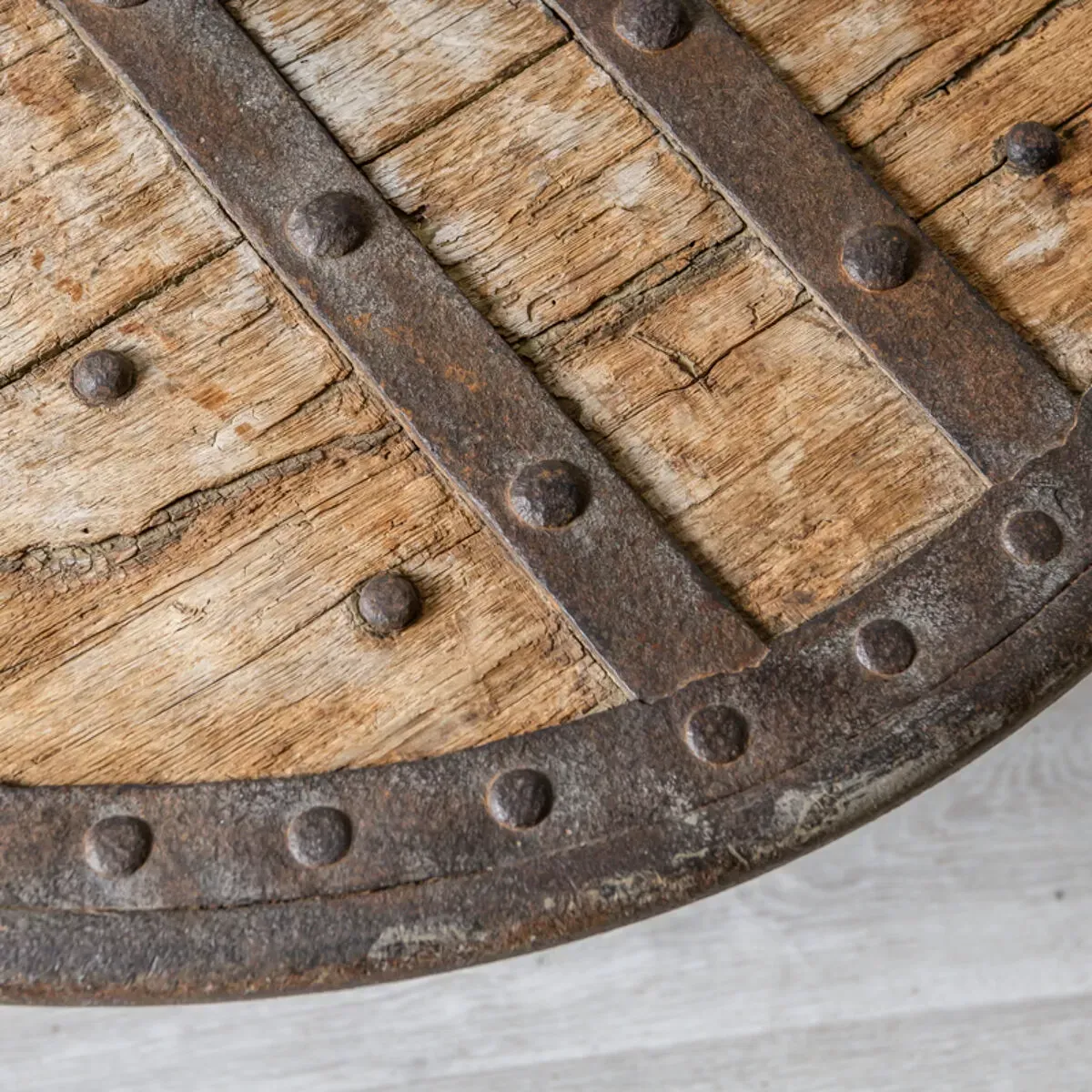 Illustration numéro 2 du produit Table basse rustique