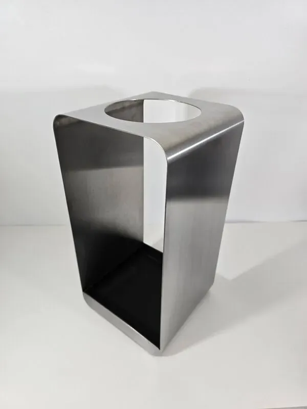 Illustration numéro 2 du produit porte parapluies en acier inoxydable de françois MONNET pour KAPPA