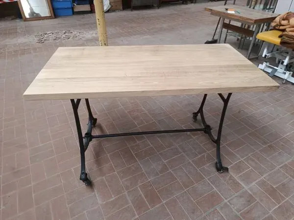 Illustration numéro 2 du produit Bureau industriel