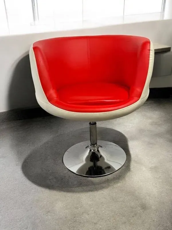 Illustration numéro 2 du produit Chaise coque vintage blanc et rouge / fauteuil lounge / chaise de bureau