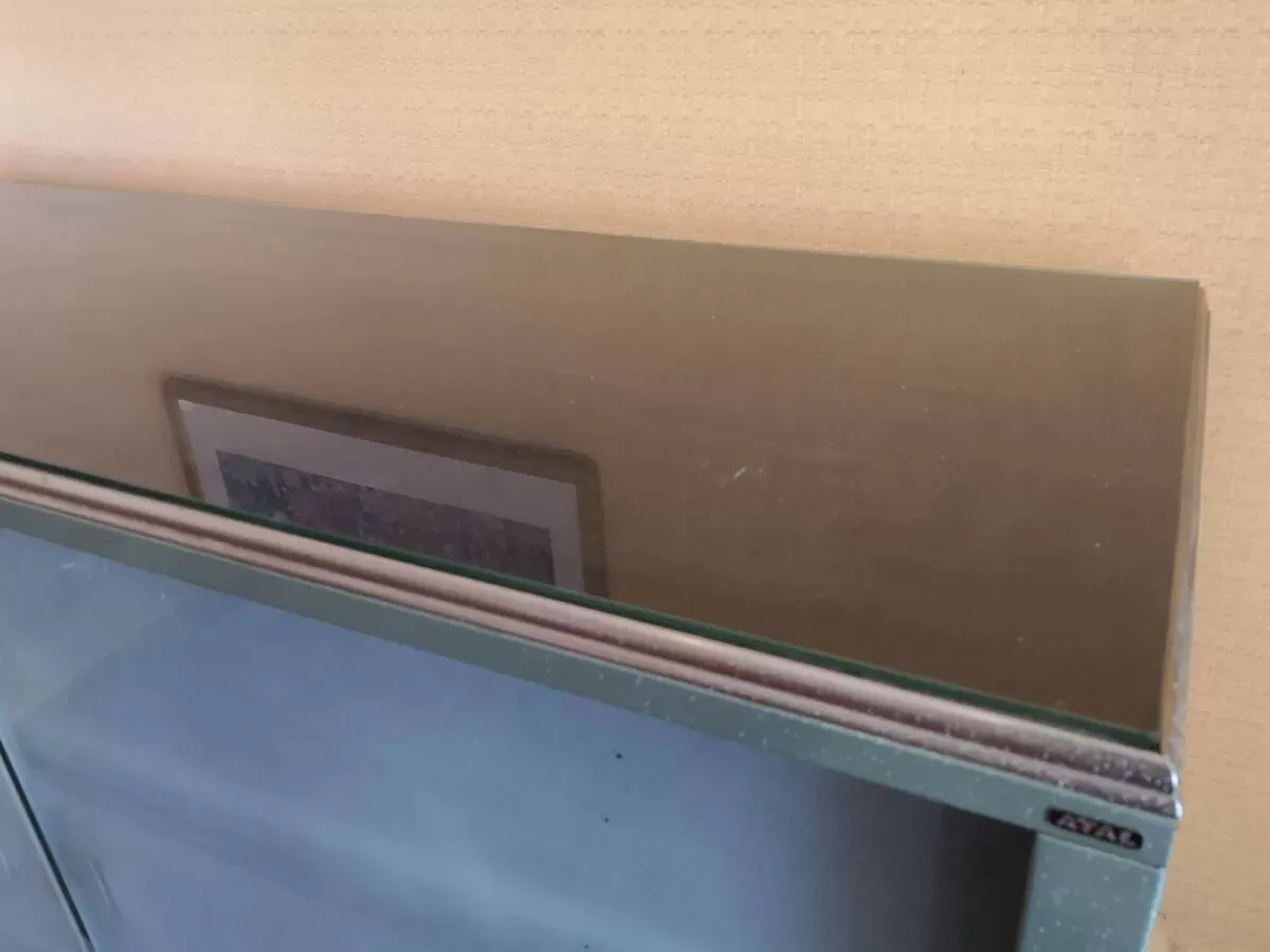 Illustration numéro 2 du produit Buffet d'atelier vintage