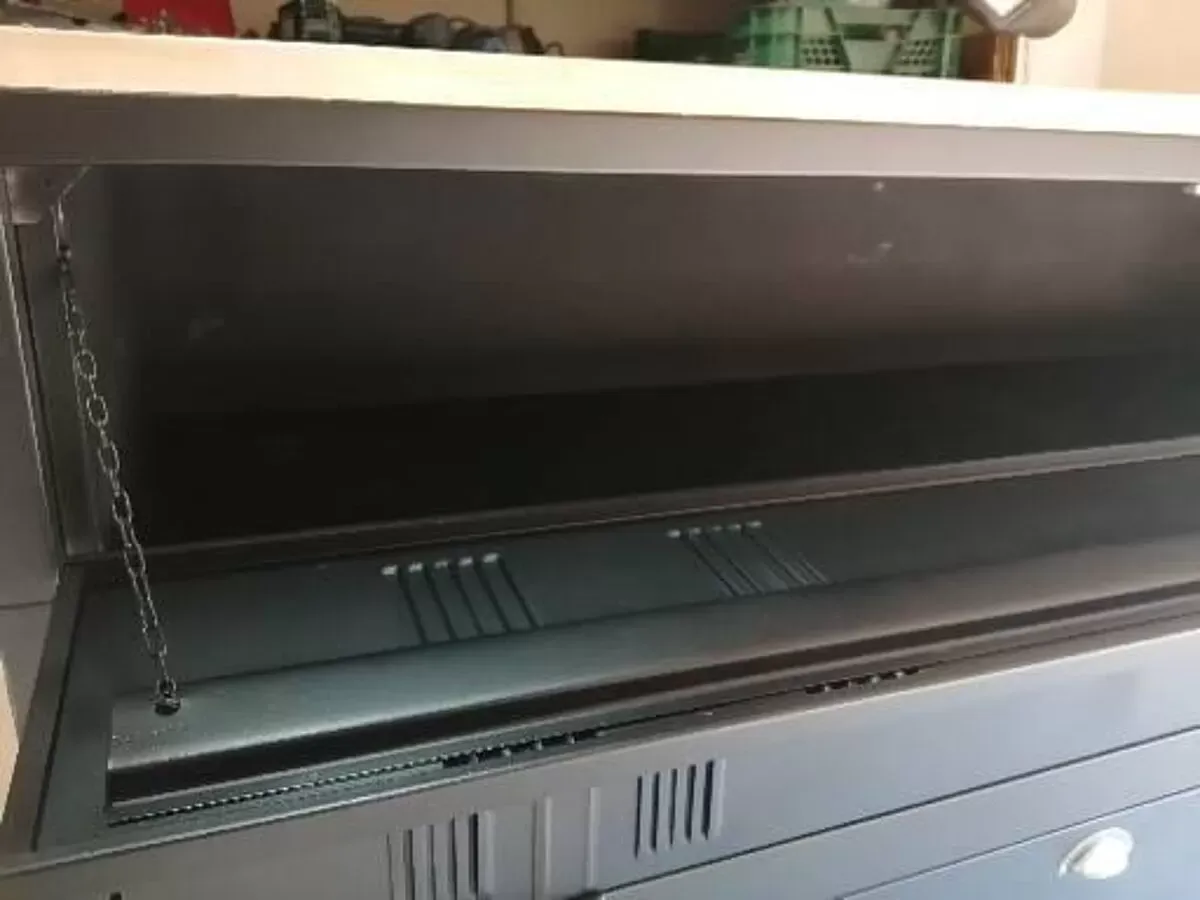 Illustration numéro 2 du produit Buffet industriel