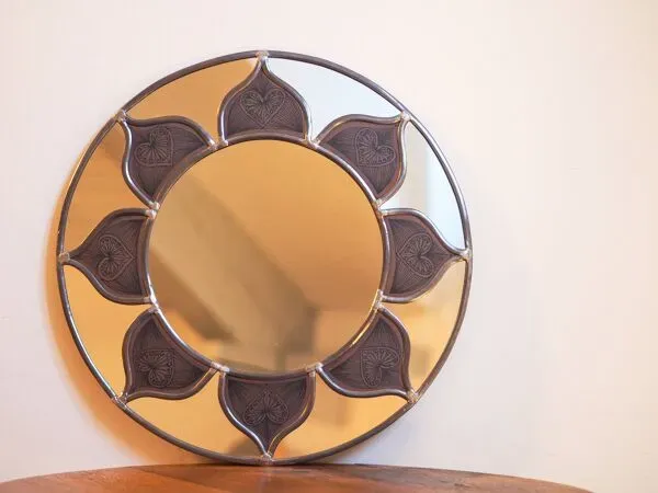 Illustration numéro 2 du produit Miroir soleil vitrail et inclusions céramique