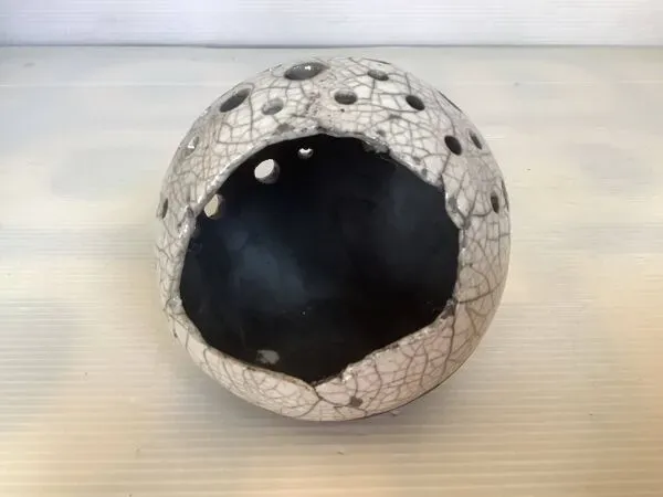 Illustration numéro 2 du produit Pique fleurs photophore raku Sylvie Souton Chany