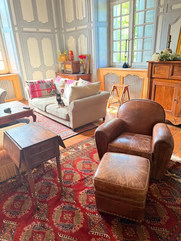 Illustration numéro 2 du produit Fauteuil club +repose pied