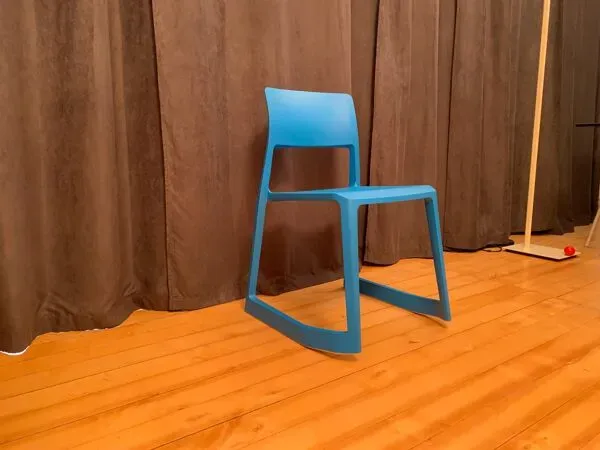 Illustration numéro 2 du produit Chaise Tip Ton, conçue par Edward Barber, Jay Osgerby, Vitra