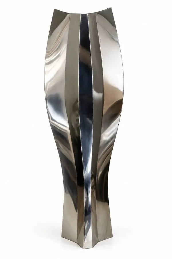 Illustration numéro 2 du produit Grand vase-sculpture signé – acier inoxydable poli miroir –  circa 199