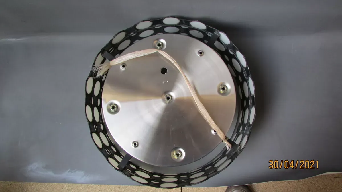 Illustration numéro 2 du produit Suspension vitrail  noir et blanc