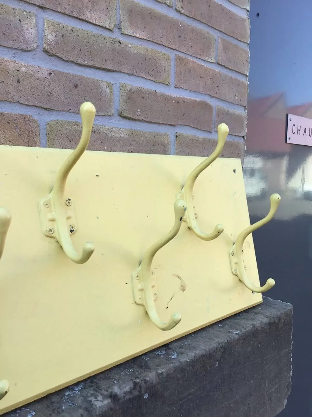 Illustration numéro 2 du produit Porte manteau mural industriel