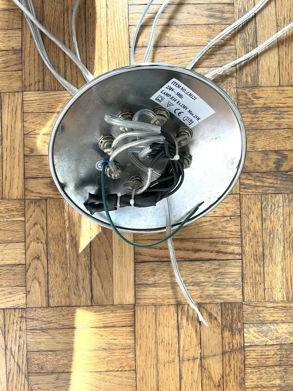 Illustration numéro 2 du produit Suspension vintage années 70 – 8 lumières – métal chromé