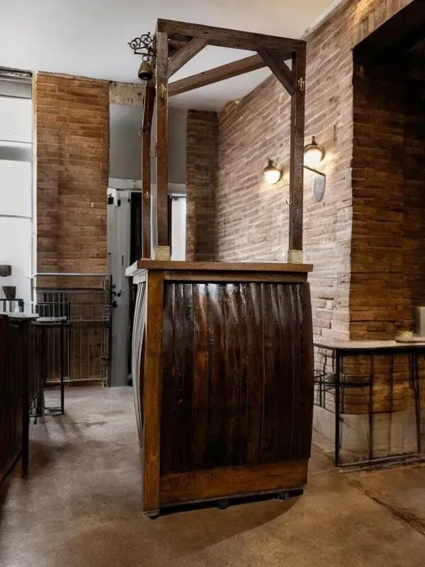 Illustration numéro 2 du produit Bar haute vintage en bois / comptoir / meuble bar avec cloche