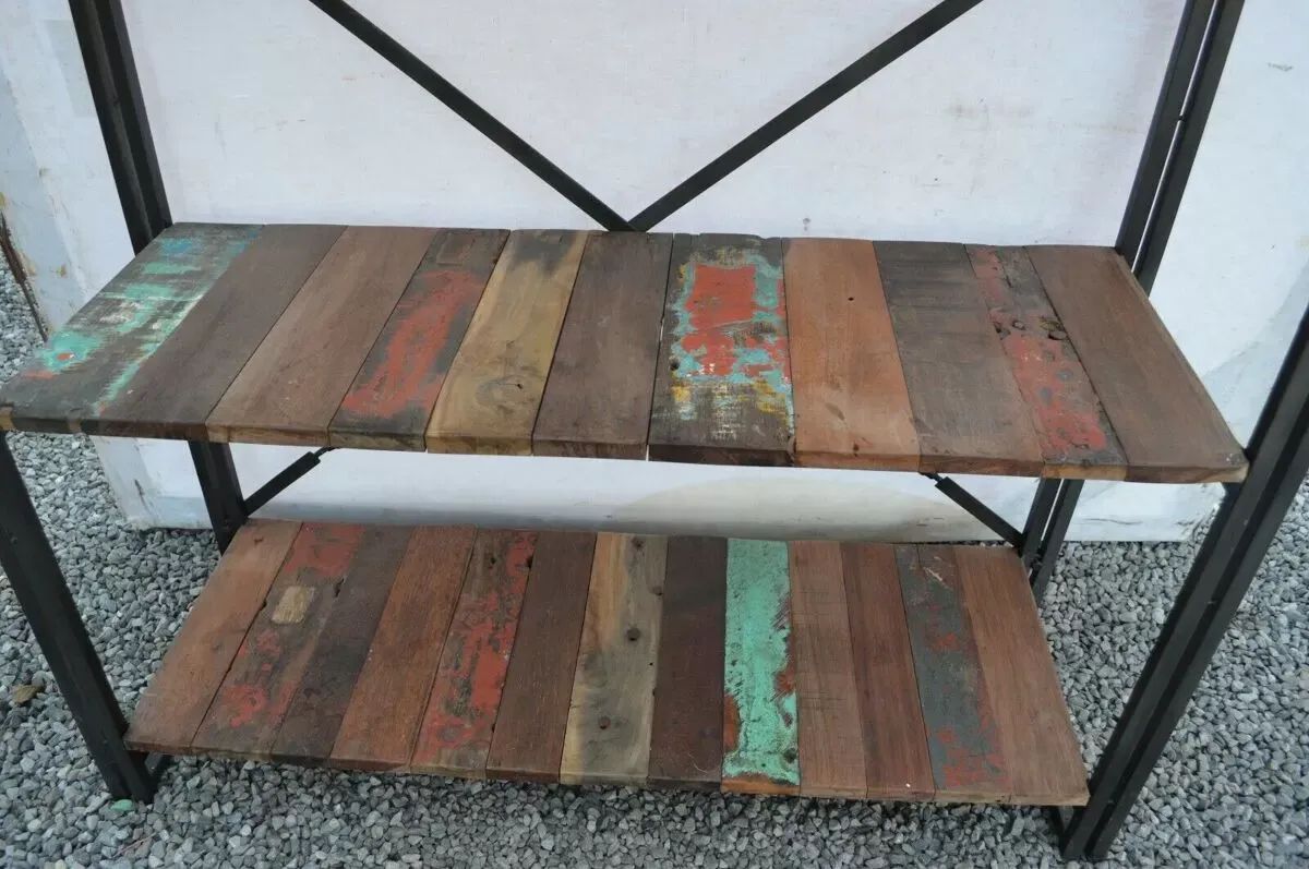 Illustration numéro 2 du produit Étagère industrielle en fer et bois