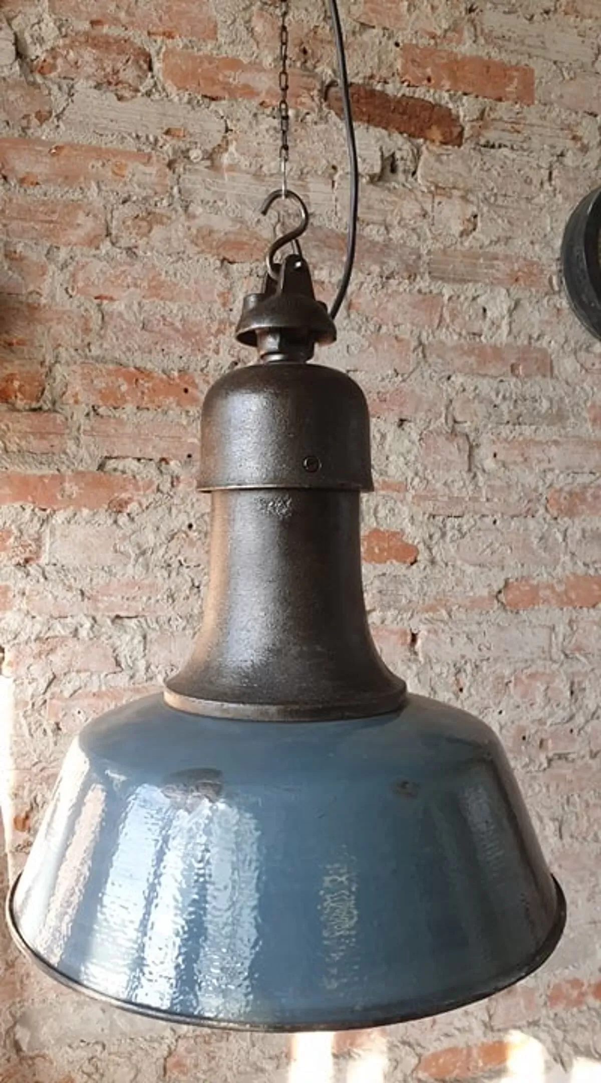 Illustration numéro 2 du produit Suspension industrielle OBz de Wilkas A23, 1950