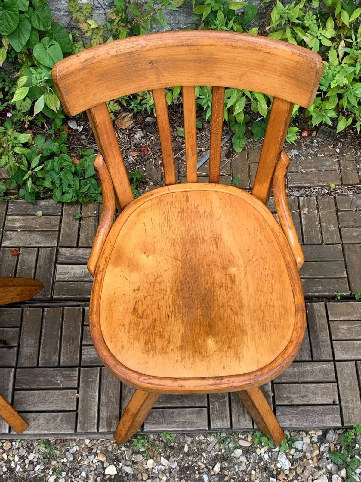 Illustration numéro 2 du produit Paire de chaises à vis tournante Baumann 1960