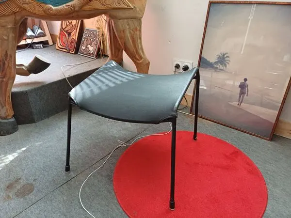Illustration numéro 2 du produit Pouf / repose-pieds Alf Svensson – Studio Ljungs Industrier – Suède, années