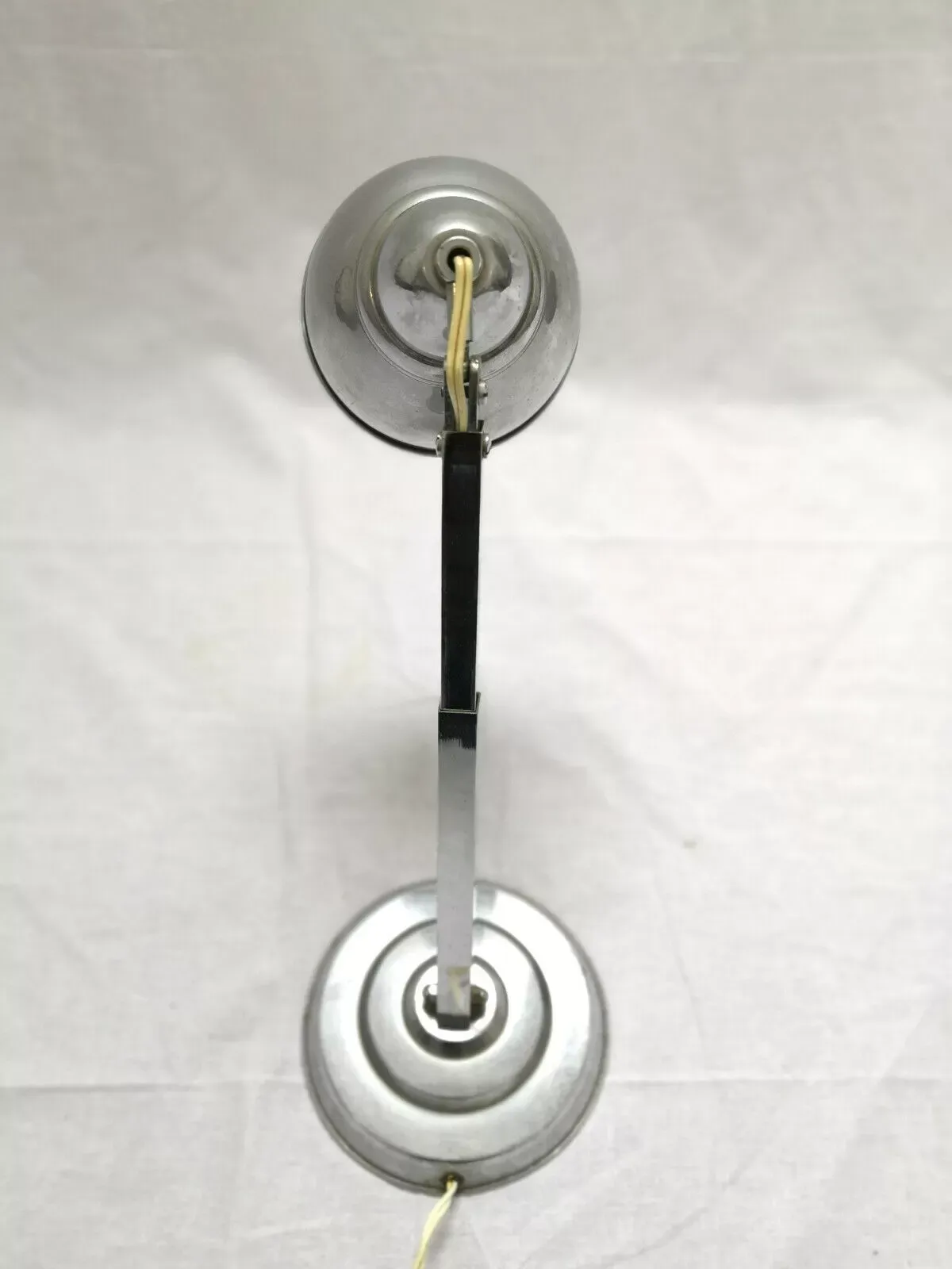 Illustration numéro 2 du produit Lampe industrielle modulable acier années 50