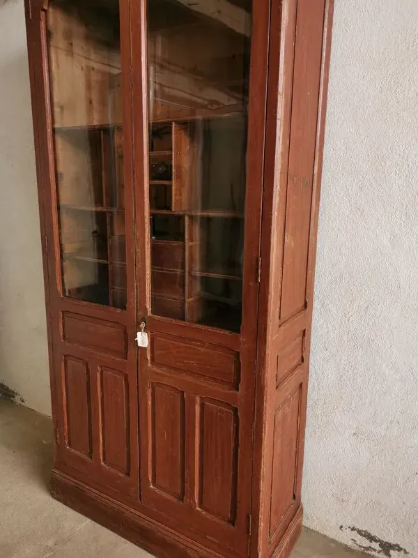 Illustration numéro 2 du produit Meuble de mercerie