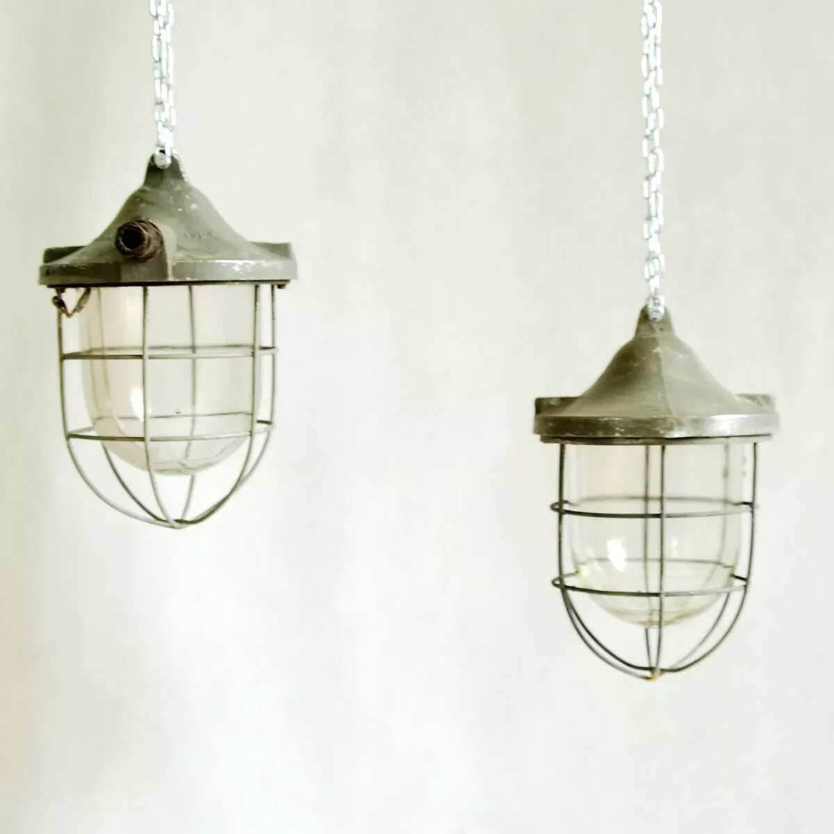 Illustration numéro 2 du produit Industrial suspension of RSWO Elektryka Sopot, 1970 s