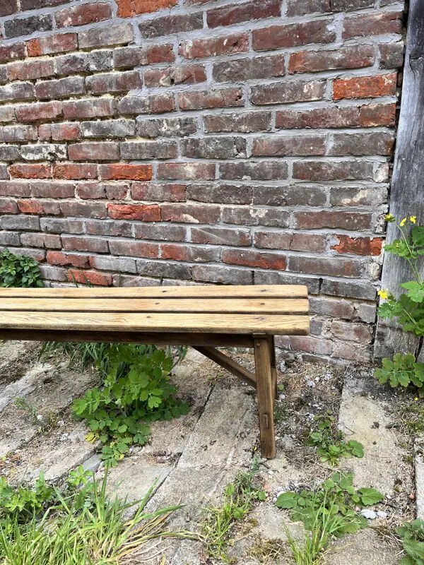 Illustration numéro 2 du produit Banc en bois