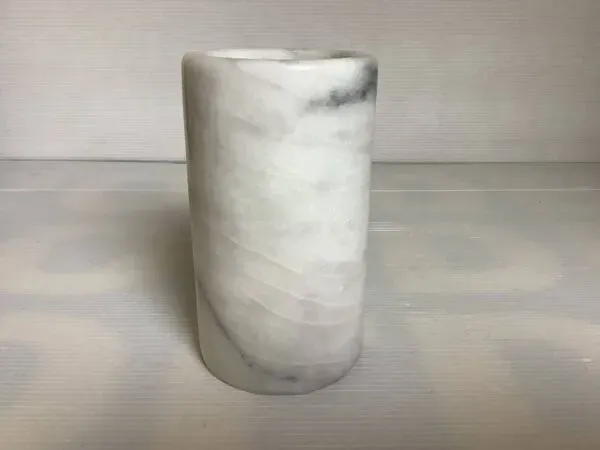 Illustration numéro 2 du produit Vase rouleau en marbre gris blanc